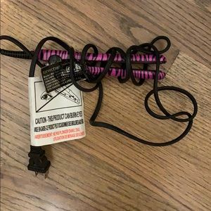 TRAVEL SIZED STRAIGHTENER